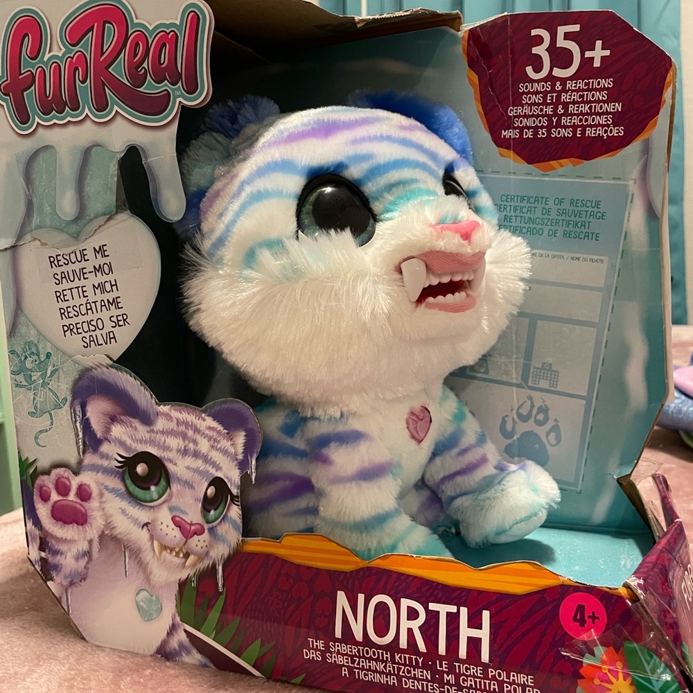 FurReal North the Sabertooth Kitty